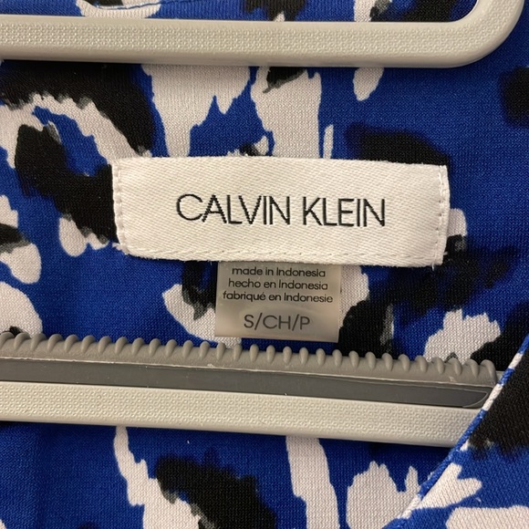 Calvin Klein sleeveless patterned top - Picture 6 of 6